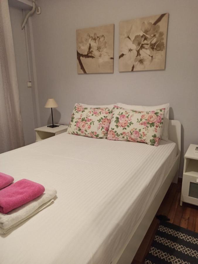 Luxuriously Central Studio In The Heart Of Aten Exteriör bild